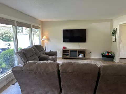 13044 Locust Ct, Morrison, IL 61270 photo 5