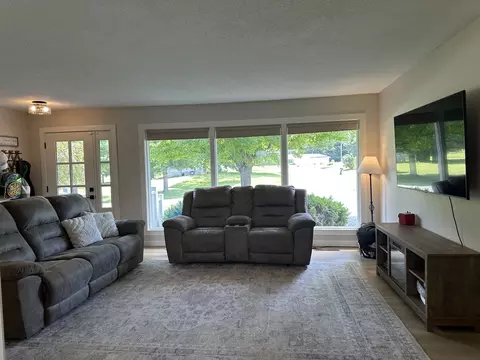 13044 Locust Ct, Morrison, IL 61270 photo 4