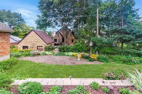 Exterior - 315 N Commonwealth Ave, Elgin, IL 60123 photo 5 of 6