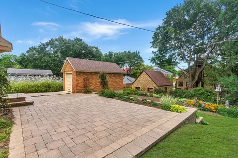 Exterior - 315 N Commonwealth Ave, Elgin, IL 60123 photo 4 of 6
