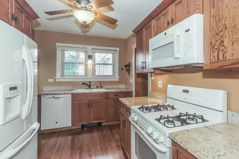 Kitchen - 315 N Commonwealth Ave, Elgin, IL 60123 photo 1 of 3