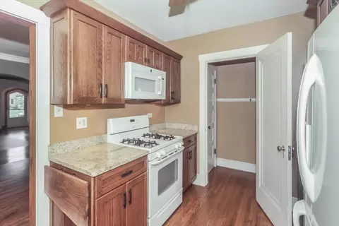 Kitchen - 315 N Commonwealth Ave, Elgin, IL 60123 photo 2 of 3