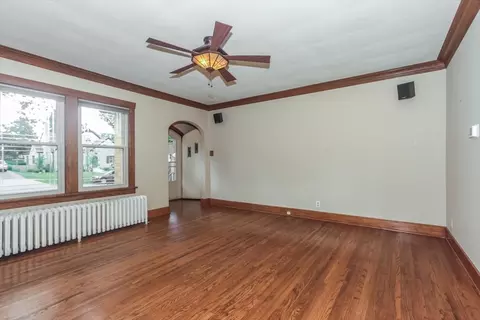 Living - 315 N Commonwealth Ave, Elgin, IL 60123 photo 4 of 4