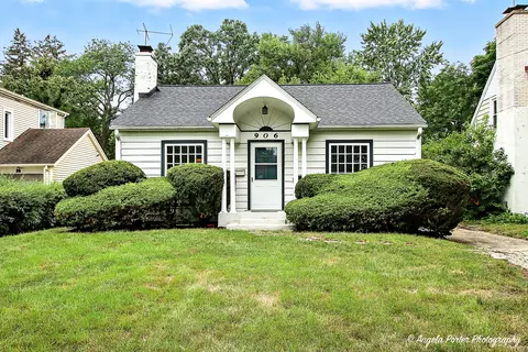 906 Pleasant Ave, Highland Park, IL 60035