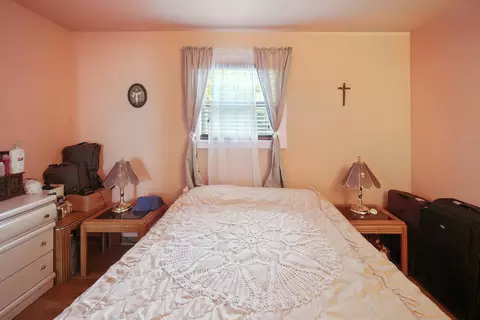 Bedroom - 295 E Dennis Rd, Wheeling, IL 60090 photo 1 of 3