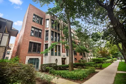 304 N Grove Ave #1B, Oak Park, IL 60302