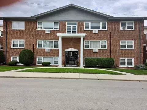 10137 Hartford Ct #1C, Schiller Park, IL 60176