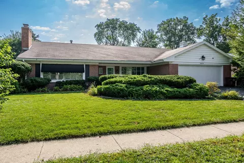 909 Woodlane Ave, Rockford, IL 61107