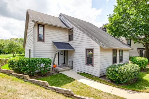 776 Chandler Rd, Gurnee, IL 60031