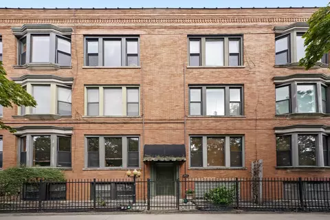 3901 N Fremont St #3N, Chicago, IL 60613