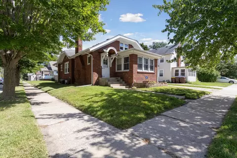 1521 N Court St, Rockford, IL 61103
