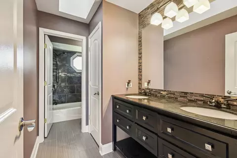 Bath - 3224 Cumberland Trl, Olympia Fields, IL 60461 photo 5 of 6