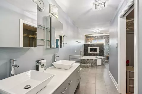 Bath - 3224 Cumberland Trl, Olympia Fields, IL 60461 photo 2 of 6