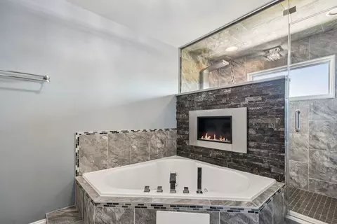 Bath - 3224 Cumberland Trl, Olympia Fields, IL 60461 photo 3 of 6