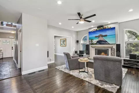 Entry Way - 3224 Cumberland Trl, Olympia Fields, IL 60461 photo 1 of 4