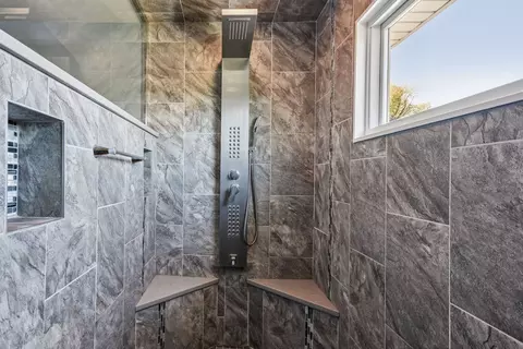 Bath - 3224 Cumberland Trl, Olympia Fields, IL 60461 photo 4 of 6