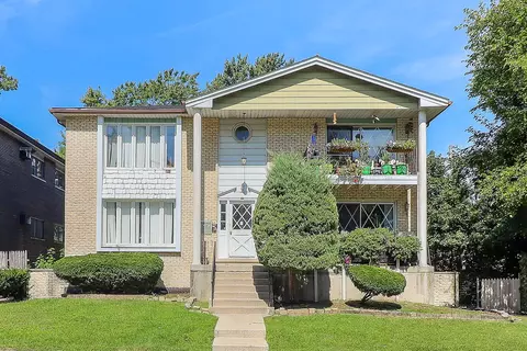 11130 S Columbus Dr, Worth, IL 60482