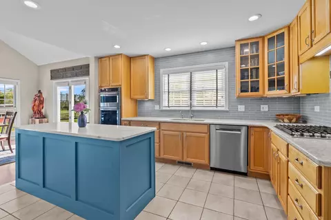 Kitchen - 19303 Mcguire Rd, Harvard, IL 60033 photo 1 of 2