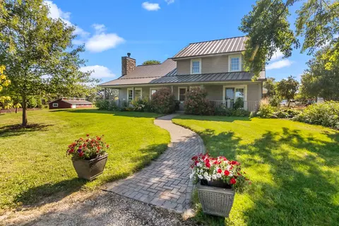 Exterior - 19303 Mcguire Rd, Harvard, IL 60033 photo 1 of 8