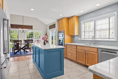 Kitchen - 19303 Mcguire Rd, Harvard, IL 60033 photo 2 of 2