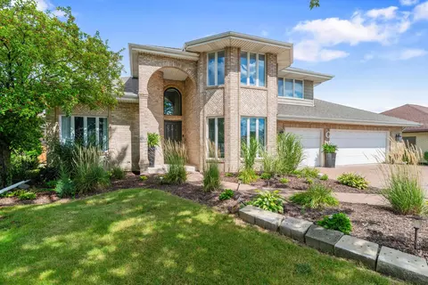 9704 W 56th St, Countryside, IL 60525