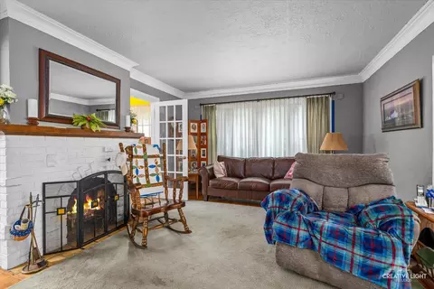 208 Ingleside Ave, Aurora, IL 60506 photo 2