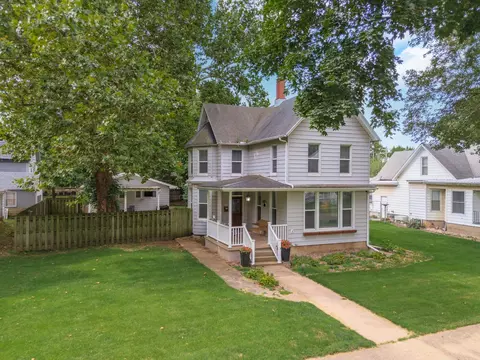 105 W Elm St, Fairbury, IL 61739