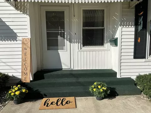 Exterior - 500 W Winfield St, Morrison, IL 61270 photo 2 of 4