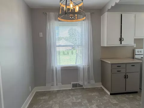 Dining - 500 W Winfield St, Morrison, IL 61270 photo 1 of 1