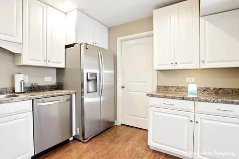 408 Waters Edge Dr #D, Mchenry, IL 60050 photo 11