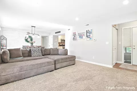 408 Waters Edge Dr #D, Mchenry, IL 60050 photo 5