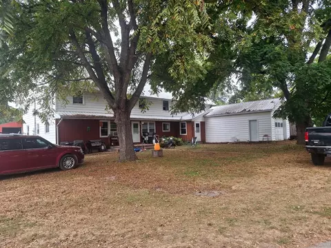 200 N Oregon St, Troy Grove, IL 61372
