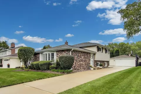 819 S Dryden Pl, Arlington Heights, IL 60005