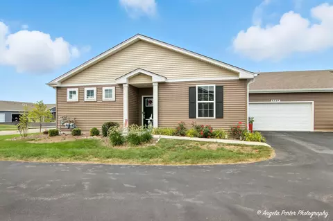6324 Maple Glen Dr, Wonder Lake, IL 60097