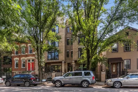 1455 W Thomas St #1E, Chicago, IL 60642