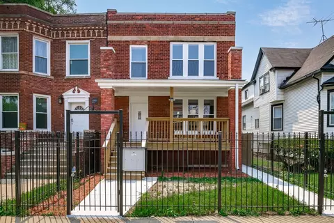 4907 W Walton St, Chicago, IL 60651