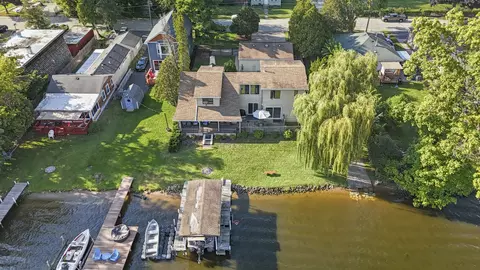 1439 Lowe Dr, Algonquin, IL 60102 photo 2