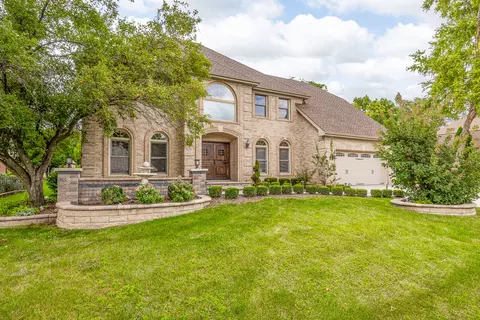 140 Founders Pointe S, Bloomingdale, IL 60108