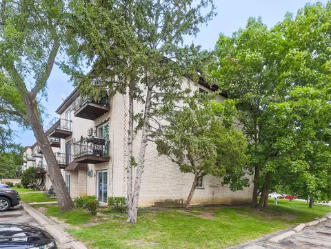 2425 Randall Ln #1A, Arlington Heights, IL 60004
