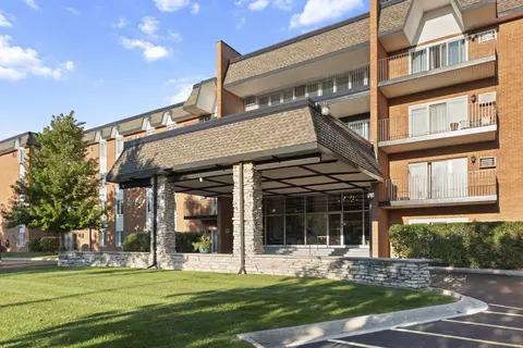4221 Saratoga Ave SE #101A, Downers Grove, IL 60515