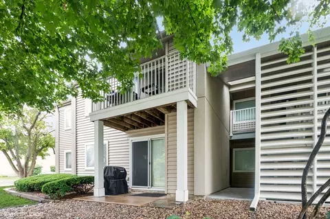 49 Orchard Ter #1, Lombard, IL 60148