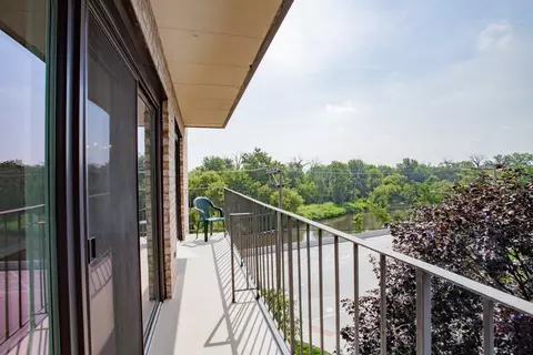 1660 E Thacker St #3B, Des Plaines, IL 60016 photo 5