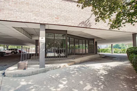 1660 E Thacker St #3B, Des Plaines, IL 60016 photo 3