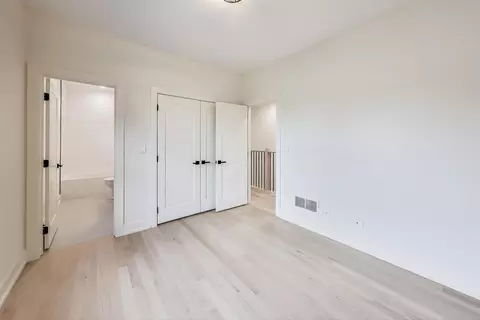 3840 W Cornelia Ave, Chicago, IL 60618 photo 26