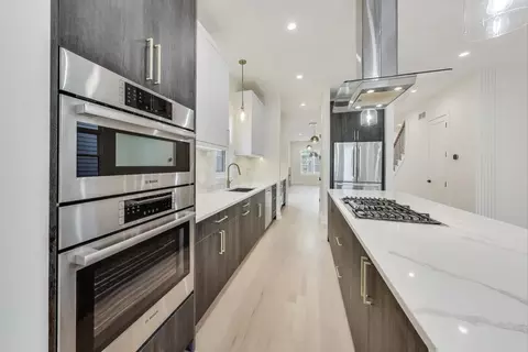 3840 W Cornelia Ave, Chicago, IL 60618 photo 8