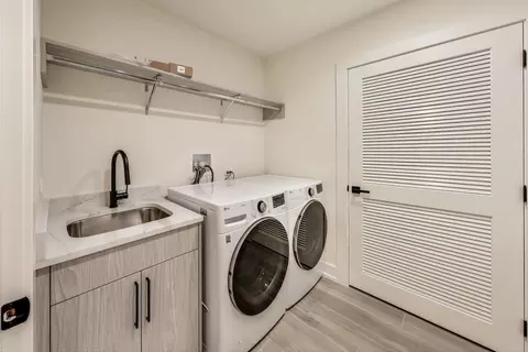3840 W Cornelia Ave, Chicago, IL 60618 photo 35