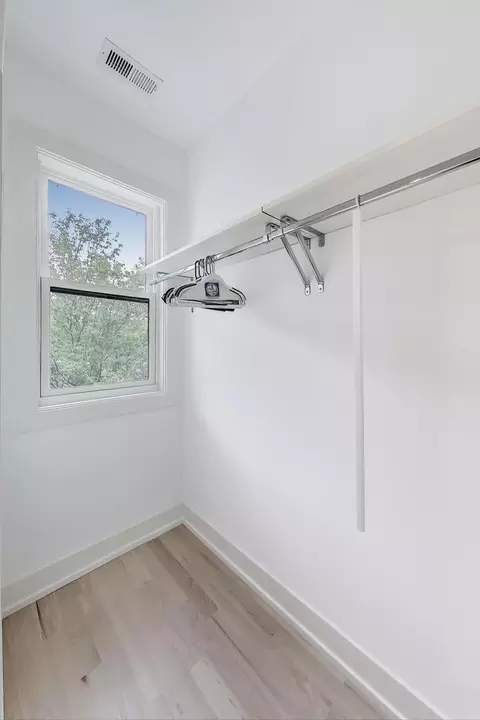 3840 W Cornelia Ave, Chicago, IL 60618 photo 31