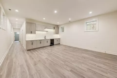 3840 W Cornelia Ave, Chicago, IL 60618 photo 34