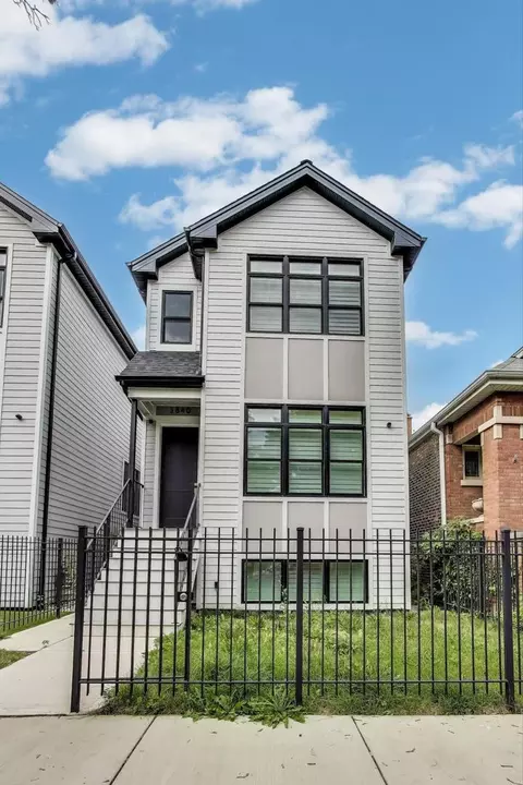 3840 W Cornelia Ave, Chicago, IL 60618 photo 47