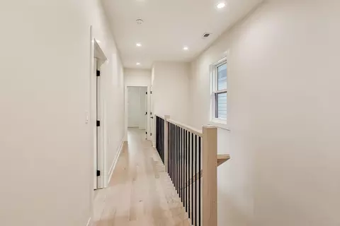 3840 W Cornelia Ave, Chicago, IL 60618 photo 17